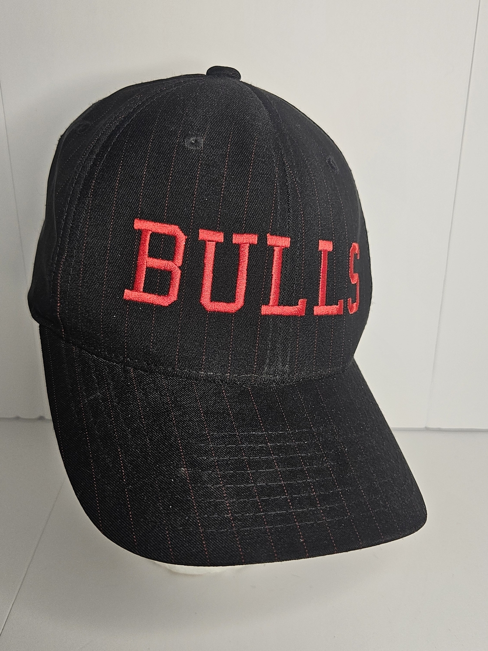 Chicago Bulls Lids  Fitted Hat Red Embroidered Bulls